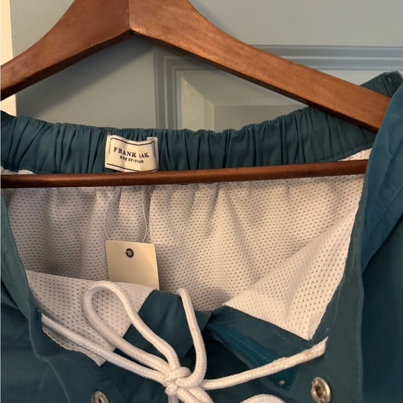 Frank & Oak
L
5” - Picture 4 of 5